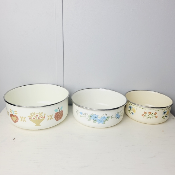 Vintage Kobe Enamelware Nesting Bowls Mixed Designs Retro Kitchen Pots - Picture 3 of 16